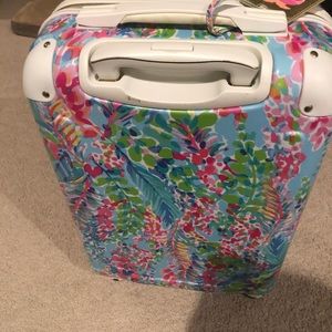 Lily Pulitzer hard shell suitcas